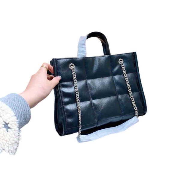 totes bags women large-capacity designer handbags padded handbag with classic logo design shopping bags messengers hand bags crossbody bag p
totes bags women large-capacity designer handbags padded handbag with classic logo design shopping bags messengers hand bags crossbody bag p