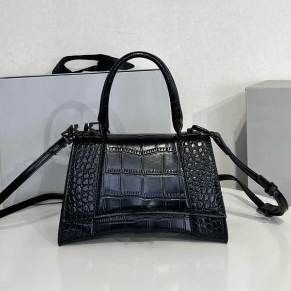 2021 designer bags leather hourglass bag women's crossbody tote size 23cm 19cm handbag
2021 designer bags leather hourglass bag women's crossbody tote size 23cm 19cm handbag