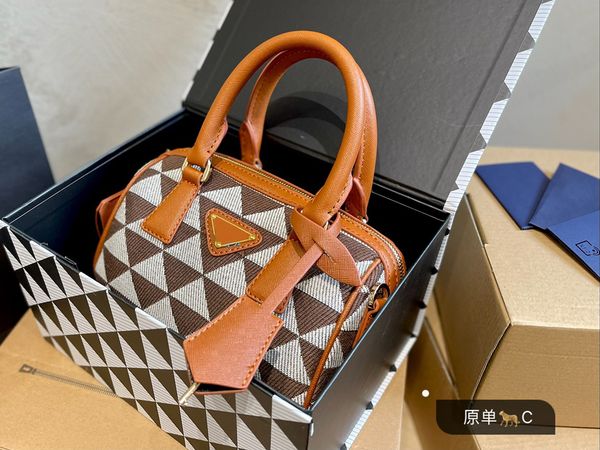brand shoulder bag crossbody luxury handbag tote designer messenger bags 5a quality classic genuine leather canvas 22cm womens fashion
brand shoulder bag crossbody luxury handbag tote designer messenger bags 5a quality classic genuine leather canvas 22cm womens fashion