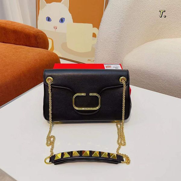 fashion chain bag designer leather rivet bag luxury single shoulder crossbody bag metal logo handbag 5a party christmas gift purse
fashion chain bag designer leather rivet bag luxury single shoulder crossbody bag metal logo handbag 5a party christmas gift purse