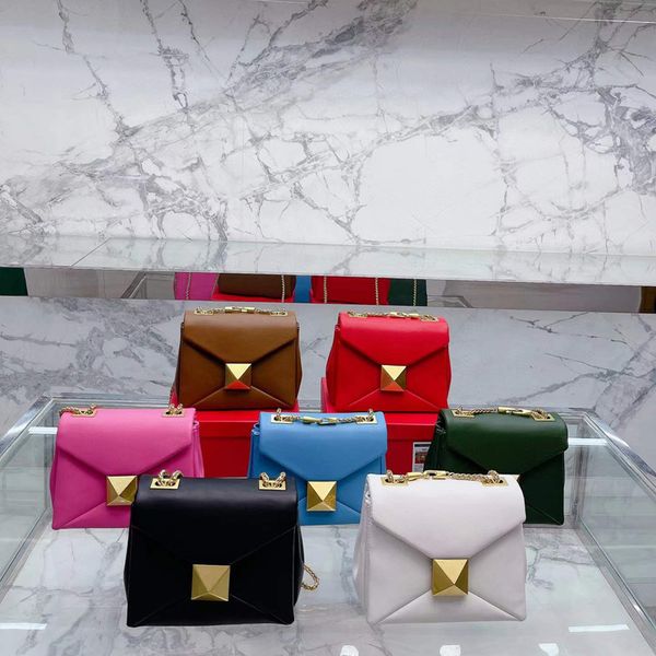 designer fashion studded bag chain bag luxury single shoulder crossbody bag metal logo clamshell saddle women's handbag 5a party christ
designer fashion studded bag chain bag luxury single shoulder crossbody bag metal logo clamshell saddle women's handbag 5a party christ