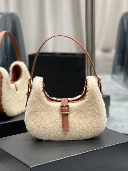 underarm messenger bag women's boutique designer handbag level cowhide splicing lamb hair vintage hardware clasp open fashion shoulder
underarm messenger bag women's boutique designer handbag level cowhide splicing lamb hair vintage hardware clasp open fashion shoulder