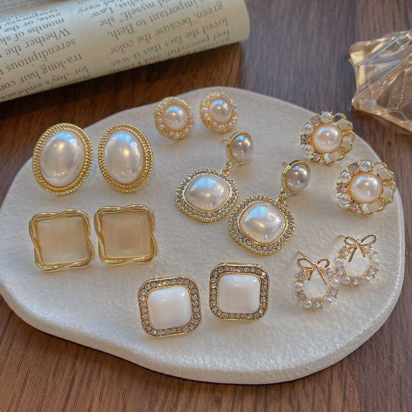 silver needle net red pearl earrings french minority design high sense earrings female korean, Golden
silver needle net red pearl earrings french minority design high sense earrings female korean, Golden