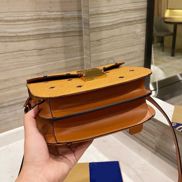 mc bags luxury bag fashion chain clamshell packages lady senior all-match shoulder women phone crossbody wallet bhmk
mc bags luxury bag fashion chain clamshell packages lady senior all-match shoulder women phone crossbody wallet bhmk