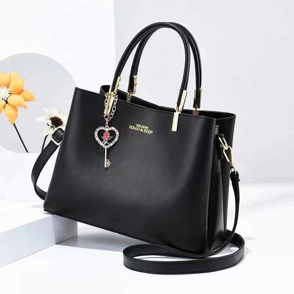 2021 new retro fashion one-shoulder bags handbag luxury g large capacity 21cm wide shoulder strap bamboo handle imitation designer handbag
2021 new retro fashion one-shoulder bags handbag luxury g large capacity 21cm wide shoulder strap bamboo handle imitation designer handbag