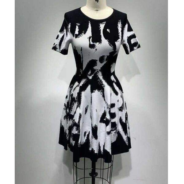 summer women tie dress rayon printing adhesive elegant short sleeve fashion line skirt style vintage celebrity party dress, Black;gray
summer women tie dress rayon printing adhesive elegant short sleeve fashion line skirt style vintage celebrity party dress, Black;gray