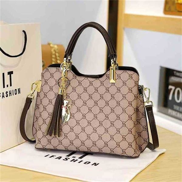 bags handbags womens 2022 summer new temperament tassel bag messenger high-capacity work one shoulder handbag purse