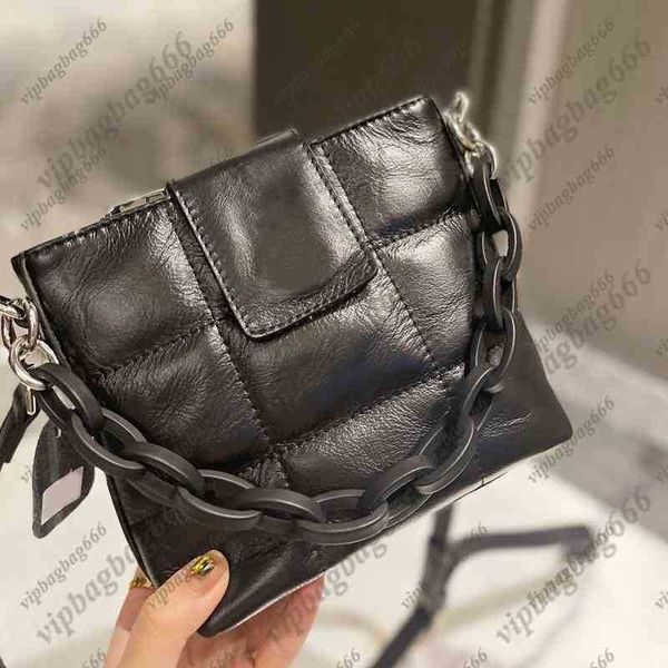shopping bags designer bucket pillow crossbody women acrylic chain handbag shoulder tote leather female purses 220416
shopping bags designer bucket pillow crossbody women acrylic chain handbag shoulder tote leather female purses 220416