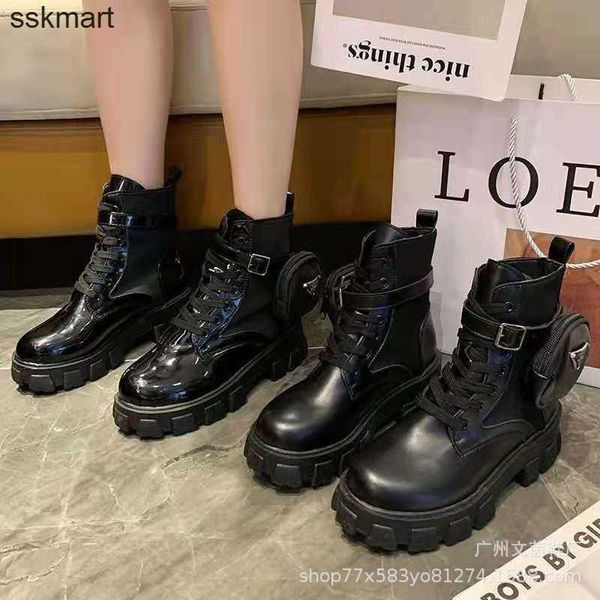 designer p triangle bag boots triangle logo autumn and winter 2022 new muffin thick bottom short boots size 35-45, Black
designer p triangle bag boots triangle logo autumn and winter 2022 new muffin thick bottom short boots size 35-45, Black