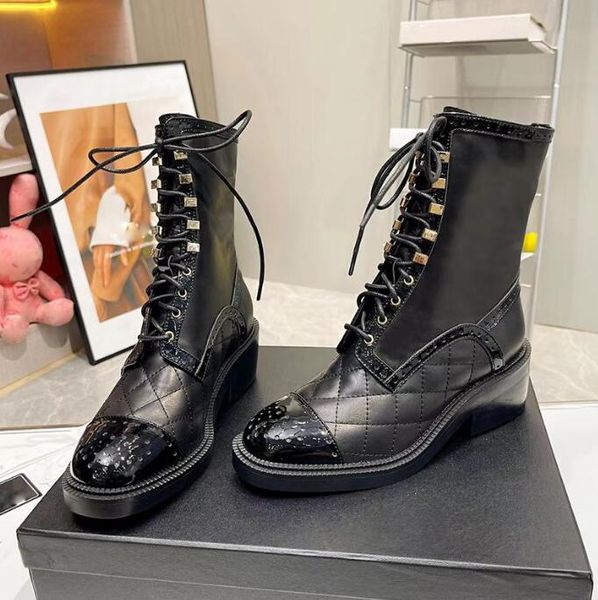 classic martin boots lace up leather cap toe chain link combat booties winter black white british style ling lattice buckle military fighter
classic martin boots lace up leather cap toe chain link combat booties winter black white british style ling lattice buckle military fighter