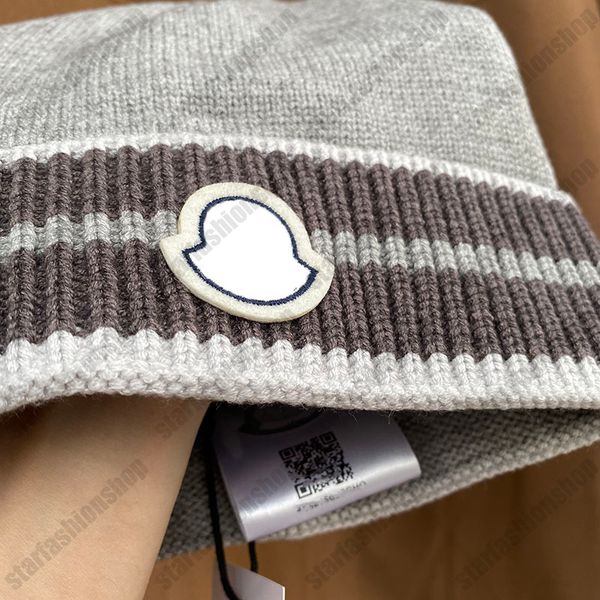 knitted fur pom hat fashion designer skull cap letters beanie men and women cashmere quality 6 color, Blue;gray
knitted fur pom hat fashion designer skull cap letters beanie men and women cashmere quality 6 color, Blue;gray