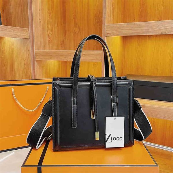bag women's bag 2022 new suit small square fashion one shoulder messenger portable handbags
bag women's bag 2022 new suit small square fashion one shoulder messenger portable handbags