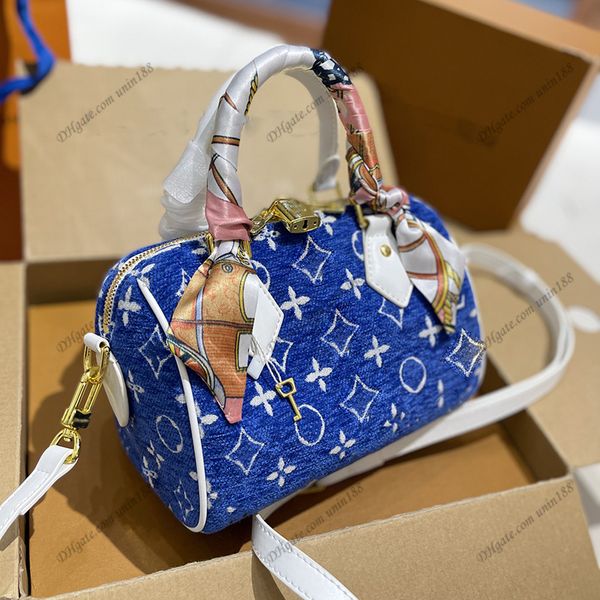 22fw womens luxurys designers puffer totes bag speedy handbags quilted flowers pillow shouder crossbody women flocking jacquard handbag purs
22fw womens luxurys designers puffer totes bag speedy handbags quilted flowers pillow shouder crossbody women flocking jacquard handbag purs