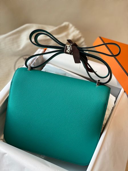 designer bag 19cm constancebag 7f peacock blue silver buckle epsonskin
designer bag 19cm constancebag 7f peacock blue silver buckle epsonskin