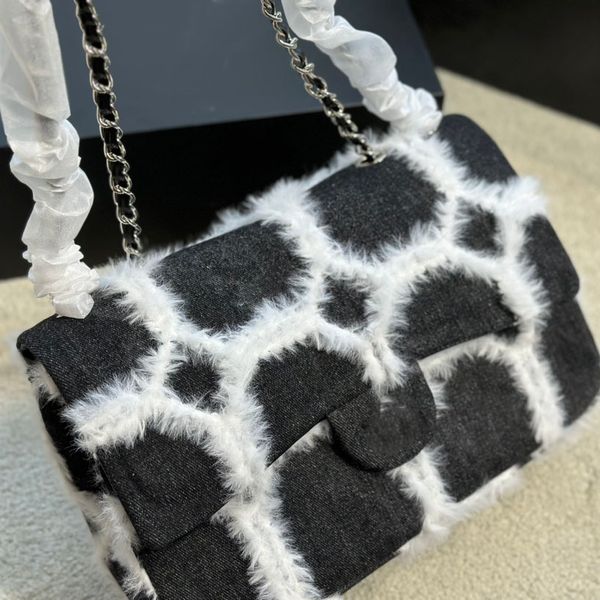 womens classic jumbo flap wool tassel bags silver metal hardware matelasse chain crossbody shoulder large capacity designer outdoor sacoche
womens classic jumbo flap wool tassel bags silver metal hardware matelasse chain crossbody shoulder large capacity designer outdoor sacoche