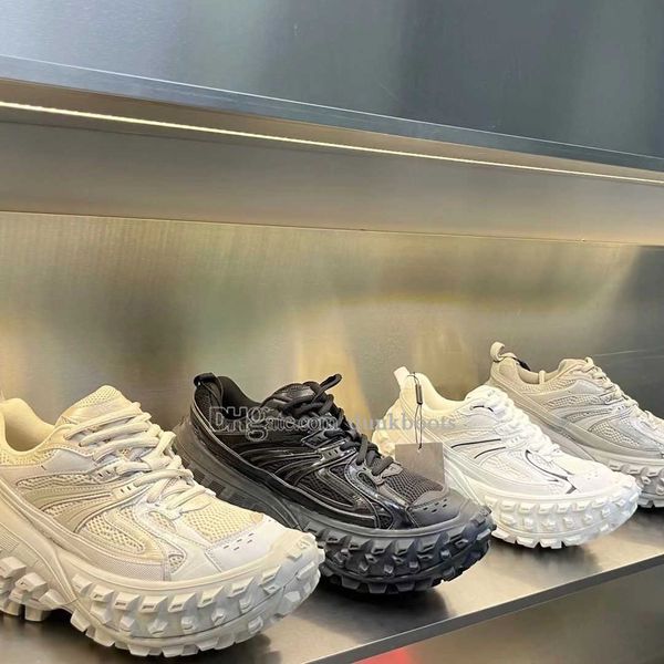 paris designer casual shoes defender rubber platform sneakers tire women men tyre classic leather blue dark green beige black shoe distresse, Black;white
paris designer casual shoes defender rubber platform sneakers tire women men tyre classic leather blue dark green beige black shoe distresse, Black;white