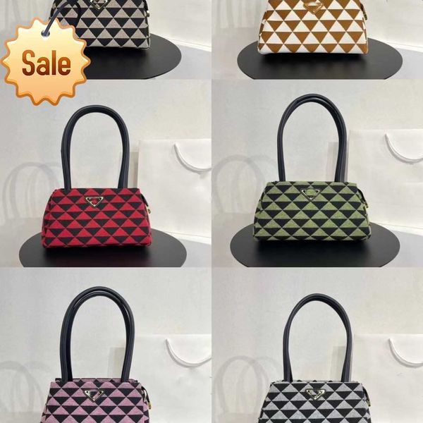women's luxury designer handbags fashion mini diamond canvas boston portable women handbag premium texture factory direct sale
women's luxury designer handbags fashion mini diamond canvas boston portable women handbag premium texture factory direct sale