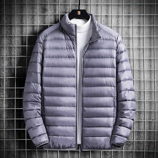 light and thin 2022 short down jacket for men's warm keeping portable coat for winter leisure version, Black
light and thin 2022 short down jacket for men's warm keeping portable coat for winter leisure version, Black