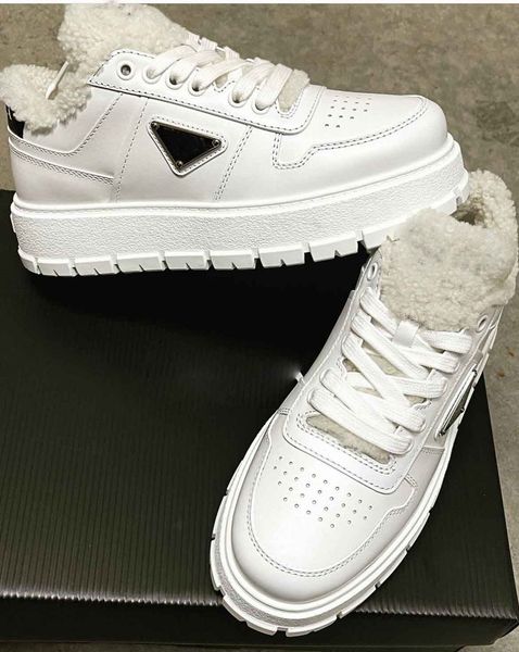 winter comfort shearling women sneakers shoes enameled metal triangle white leather sports chunky rubber warm casual walking eu35-41, Black
winter comfort shearling women sneakers shoes enameled metal triangle white leather sports chunky rubber warm casual walking eu35-41, Black