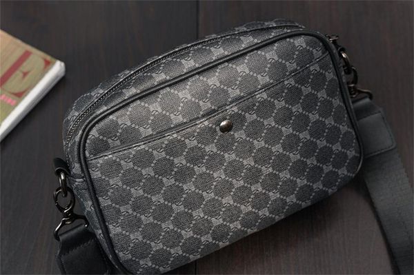 2022 wallets new casual small satchel waist bag backpack men's chest bag, Red;black
2022 wallets new casual small satchel waist bag backpack men's chest bag, Red;black