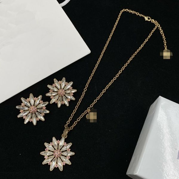 new fashion crystal flower chrysanthemum necklace earring hairpin sets banshee medusa head brass ladies designer jewelry gifts ms17 --02, Black
new fashion crystal flower chrysanthemum necklace earring hairpin sets banshee medusa head brass ladies designer jewelry gifts ms17 --02, Black