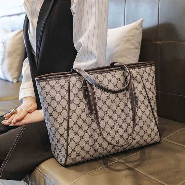bag women 2022 new fashion women's bag small super fiber large capacity tote printed shoulder handbags
bag women 2022 new fashion women's bag small super fiber large capacity tote printed shoulder handbags