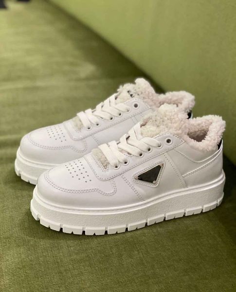 sporty design soft shearling sneakers shoes women enameled metal triangle white calf leather winter warm comfort footwear walking eu35-41
sporty design soft shearling sneakers shoes women enameled metal triangle white calf leather winter warm comfort footwear walking eu35-41