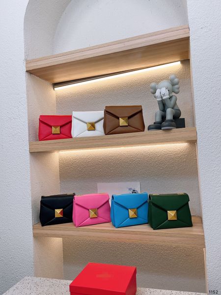 2023 new brand bags classic shoulder crossbody package clutch handbag leather designer chain bag fashion messenger evening packages tote
2023 new brand bags classic shoulder crossbody package clutch handbag leather designer chain bag fashion messenger evening packages tote