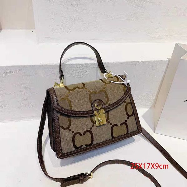 quality designer bags women crossbody square handbag large capacity high-grade lady wallet small and exquisite design foreign style 2022
quality designer bags women crossbody square handbag large capacity high-grade lady wallet small and exquisite design foreign style 2022