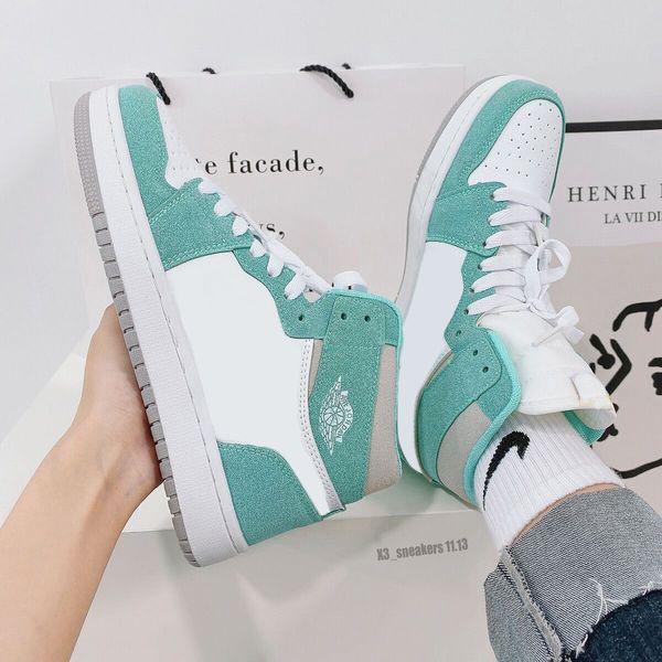 jumpman 1 mens basketball shoes og unc 1s low cut designer women sports shoes obsidian paris chacigo trainers sneaker size 36-44 x55, Black
jumpman 1 mens basketball shoes og unc 1s low cut designer women sports shoes obsidian paris chacigo trainers sneaker size 36-44 x55, Black