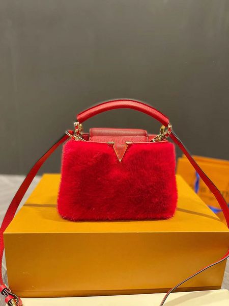 designer capcines pink grey single shoulder bag mini plush splicing handbag elegant cow leather outlines the handle foldable external flip c
designer capcines pink grey single shoulder bag mini plush splicing handbag elegant cow leather outlines the handle foldable external flip c
