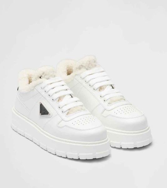 daily wear winter soft shearling sneakers shoes women enameled metal triangle white black leather lady comfort casual walking eu35-41 with b
daily wear winter soft shearling sneakers shoes women enameled metal triangle white black leather lady comfort casual walking eu35-41 with b