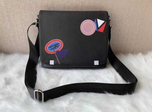 new district pm shoulder bag famous classic fashion men messenger bags cross body crossbody bag school bookbag
new district pm shoulder bag famous classic fashion men messenger bags cross body crossbody bag school bookbag