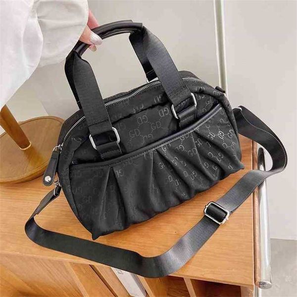 handbag fashion hand women's new oxford cloth pleated versatile casual messenger bag
handbag fashion hand women's new oxford cloth pleated versatile casual messenger bag