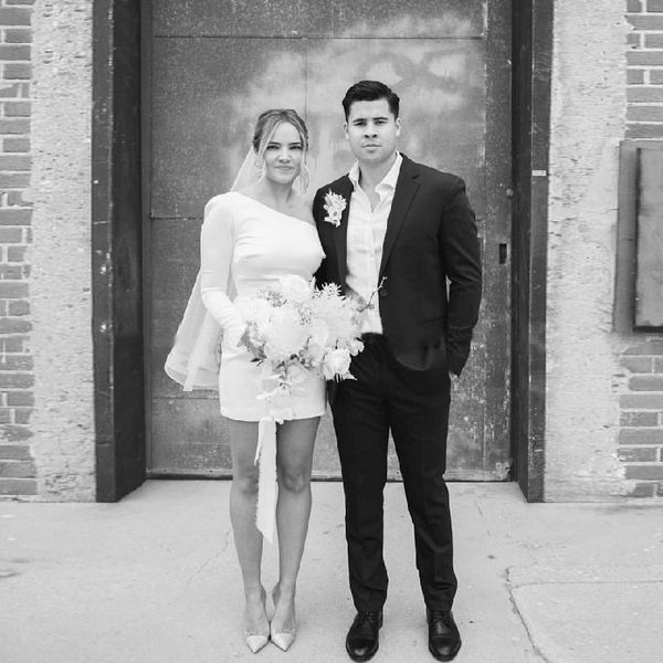 short wedding dresses satin sheath wedding gowns one shoulder long sleeve simple white ivory backless bride dress beach
short wedding dresses satin sheath wedding gowns one shoulder long sleeve simple white ivory backless bride dress beach