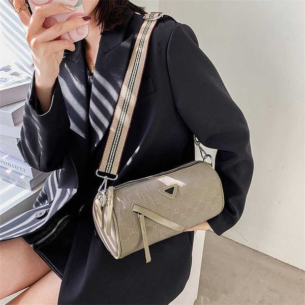 handbag cylinder pillow style boston women's bag new leisure wide shoulder belt sling single shoulder messenger bag
handbag cylinder pillow style boston women's bag new leisure wide shoulder belt sling single shoulder messenger bag
