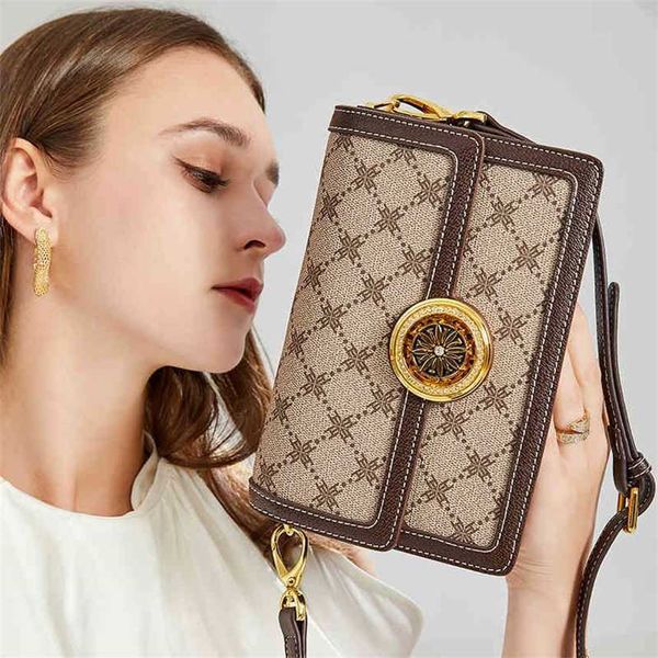 2022 bag women's new fashion printed messenger fengqin sling one shoulder armpit small square handbags
2022 bag women's new fashion printed messenger fengqin sling one shoulder armpit small square handbags