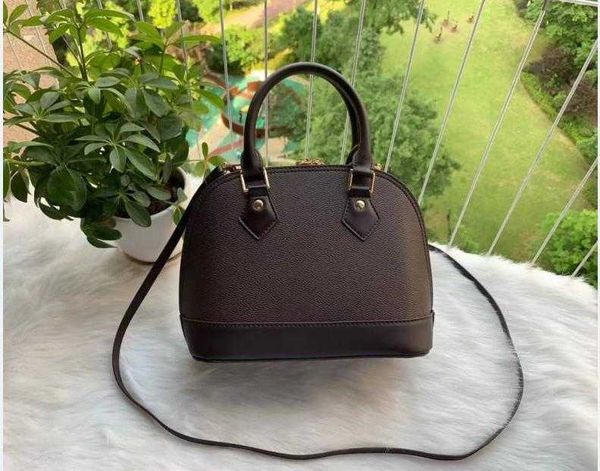 marmont shoulder bag women shell gold chain crossbody bags handbags purse female handbag classic shopping tote fashion f
marmont shoulder bag women shell gold chain crossbody bags handbags purse female handbag classic shopping tote fashion f
