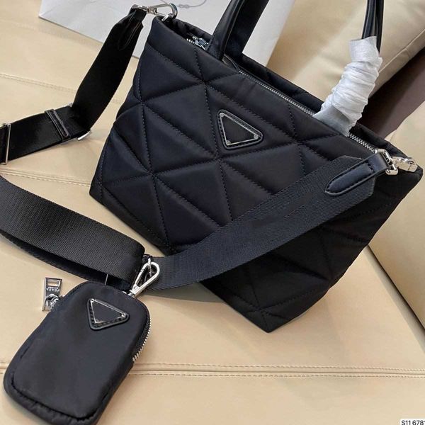 women's luxury brand handbag single shoulder bag new fashion leisure three in one multi-functional packing nylon skew manufacturers dir
women's luxury brand handbag single shoulder bag new fashion leisure three in one multi-functional packing nylon skew manufacturers dir