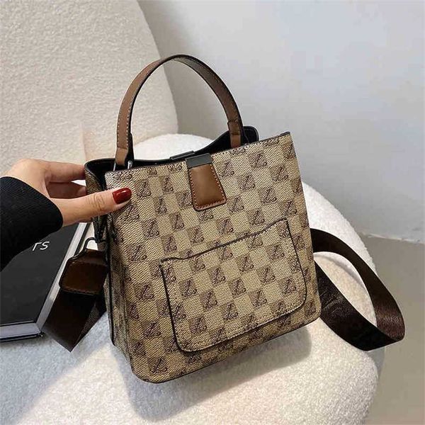 bucket bag women's winter 2022 new style shoulder light luxury hand fashion cross handbags
bucket bag women's winter 2022 new style shoulder light luxury hand fashion cross handbags