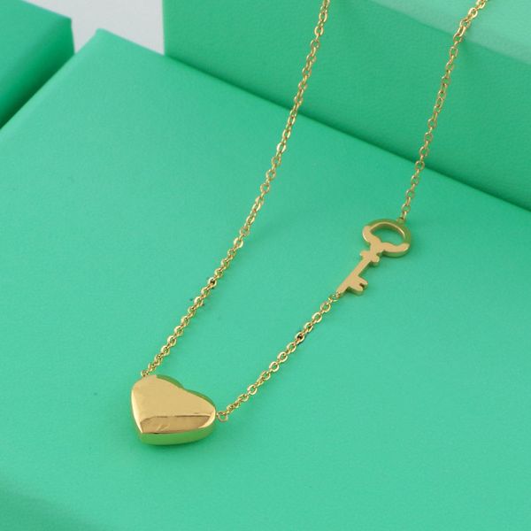 fashion brand t necklace jewelry heart-shaped gold pendant for women love necklaces for women's party wedding gifts wholesale, Silver
fashion brand t necklace jewelry heart-shaped gold pendant for women love necklaces for women's party wedding gifts wholesale, Silver