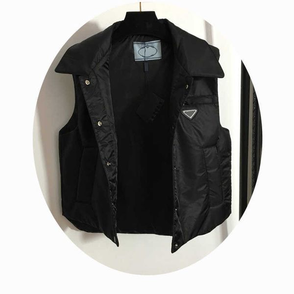 men's vests designer men women brand winter sleeveless jacket trendy triangle badge couple warm vest coat llkz, Black;white
men's vests designer men women brand winter sleeveless jacket trendy triangle badge couple warm vest coat llkz, Black;white