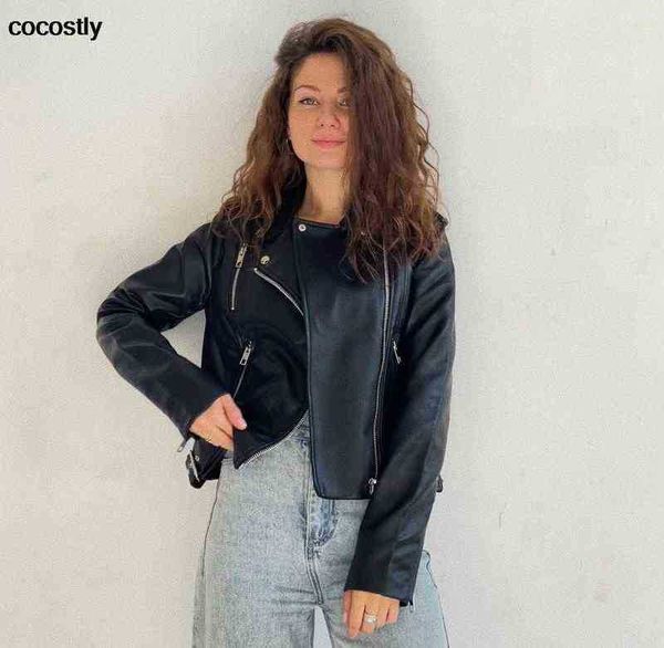 new 2022 spring autumn casual women jacket vintage zipper lapel faux leather jacket ladies pu leather zipper biker jacket women j220727, Black
new 2022 spring autumn casual women jacket vintage zipper lapel faux leather jacket ladies pu leather zipper biker jacket women j220727, Black