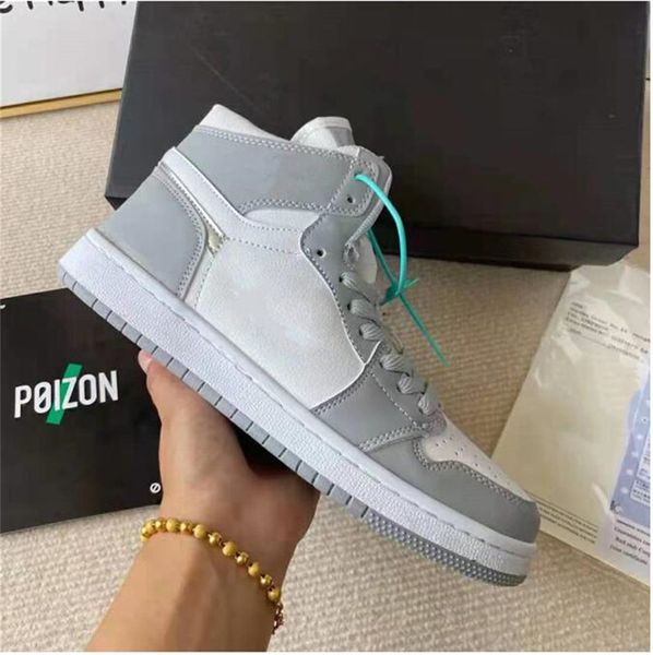 a1 2023 classic brand skateboard sports shoes for men women high lace-up casual flat shoes outdoor zapatos sneakers 36-44
a1 2023 classic brand skateboard sports shoes for men women high lace-up casual flat shoes outdoor zapatos sneakers 36-44