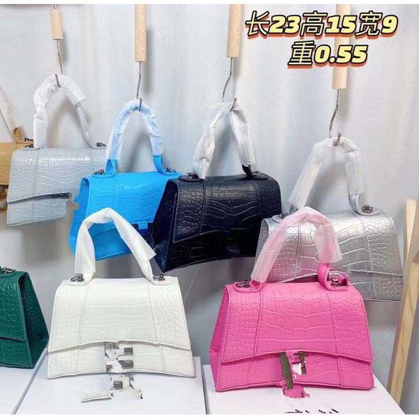 store 90% off wholesale old classic 2023 summer new crocodile embossed celebrity one shoulder small square bag
store 90% off wholesale old classic 2023 summer new crocodile embossed celebrity one shoulder small square bag