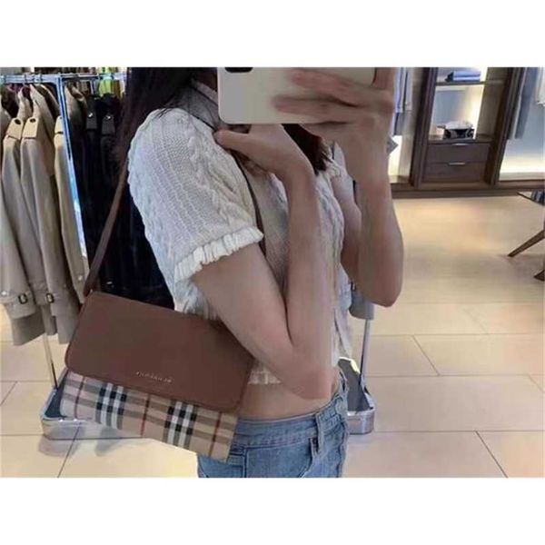 designer burberys bags handbag suitable for cowhide canvas plaid one shoulder messenger flip wallet r41s
designer burberys bags handbag suitable for cowhide canvas plaid one shoulder messenger flip wallet r41s