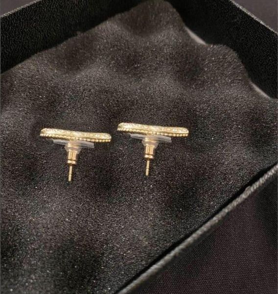 fashion hoop pearl gold stud earrings aretes orecchini for women party wedding engagement lovers gift jewelry with box, Golden;silver
fashion hoop pearl gold stud earrings aretes orecchini for women party wedding engagement lovers gift jewelry with box, Golden;silver