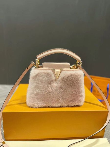 france womens soft mink fur capcines shoulder bag handle tote bag luxury designer ladies handbag multi pochette large capacity leather strap
france womens soft mink fur capcines shoulder bag handle tote bag luxury designer ladies handbag multi pochette large capacity leather strap