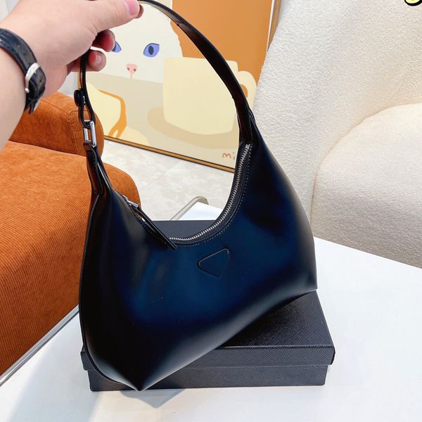 luxury evening bags dinner party carry-on straddle re-edition underarm clutch leather shoulder bags women crossbody messenger handbag totes 
luxury evening bags dinner party carry-on straddle re-edition underarm clutch leather shoulder bags women crossbody messenger handbag totes