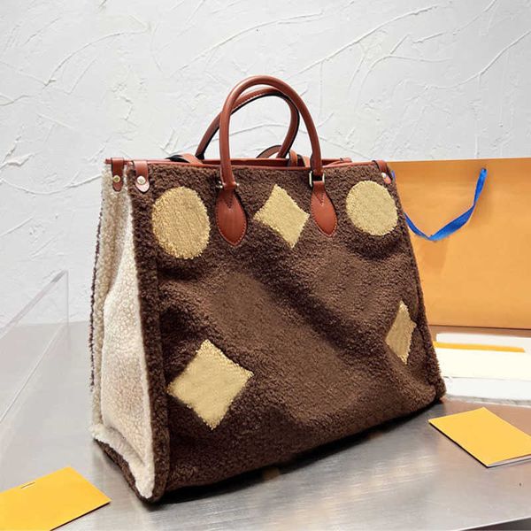 designer bag leather winter 40cm fashion teddy bags handle tote letter wool shoulder large capacity pocket mommy shopping
designer bag leather winter 40cm fashion teddy bags handle tote letter wool shoulder large capacity pocket mommy shopping